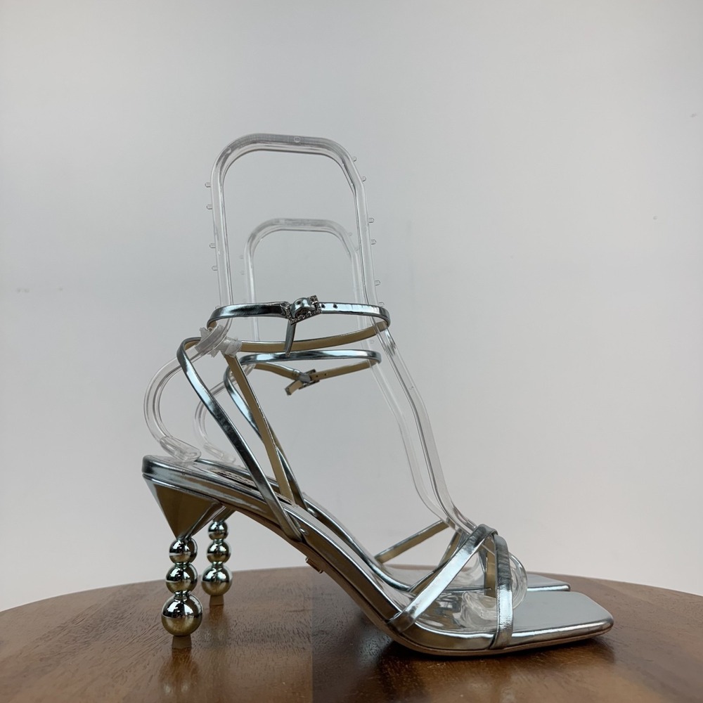 New Womens Badgley Mischka Callie Beaded Heeled Silver Metallic Sandals Size 8.5